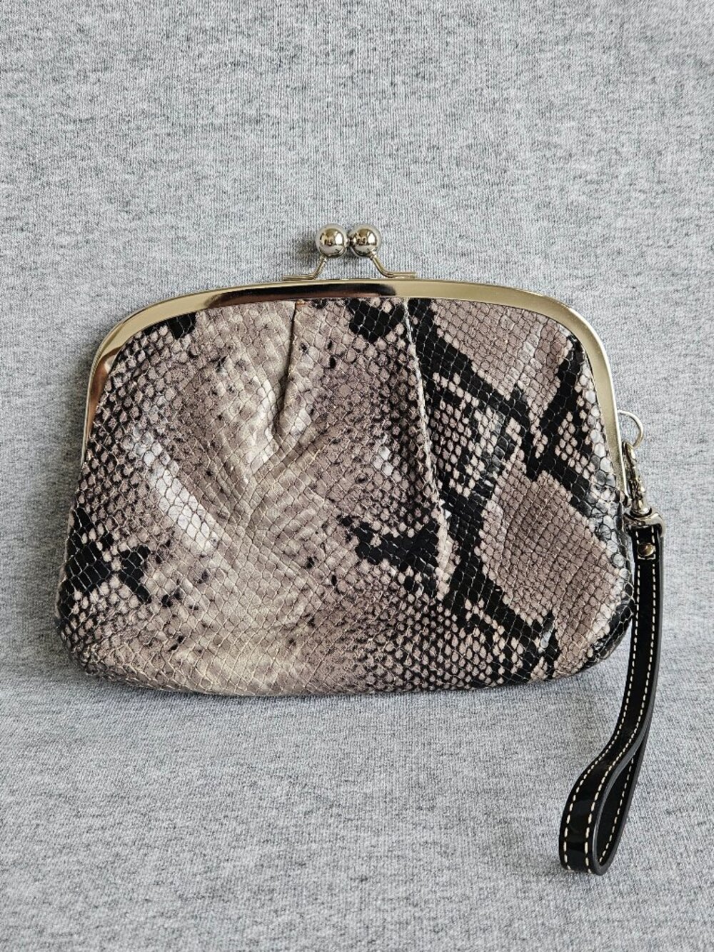 Coach Gray Leather Snakeskin Embossed Kisslock Framed Wristlet Coin Wallet